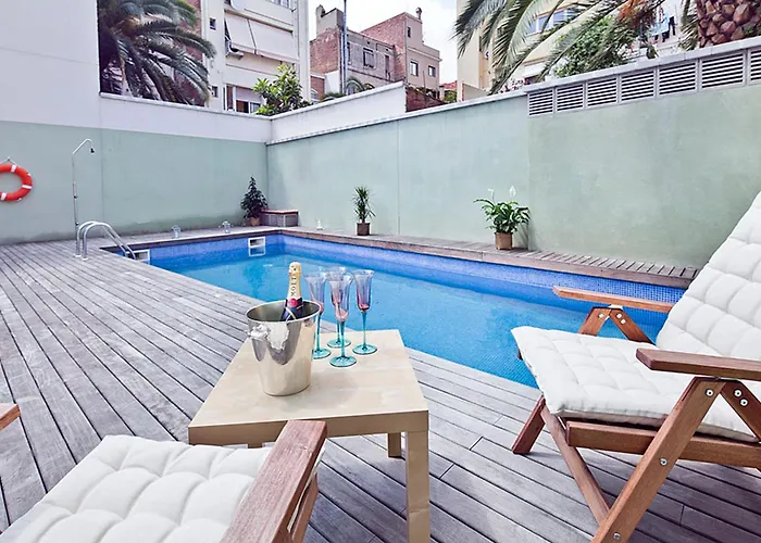My Space Emirates - Bright Apartment In Gracia With Shared Pool