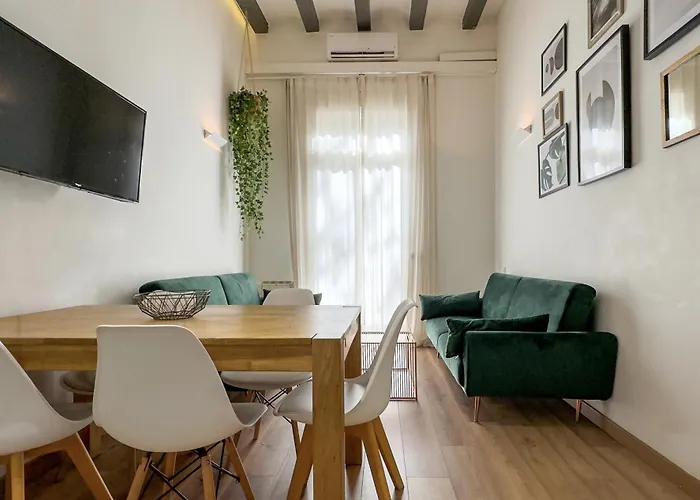 Aqua Apartment By Olala Homes