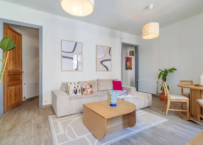 Guestready - Bright Apartment With Balcony