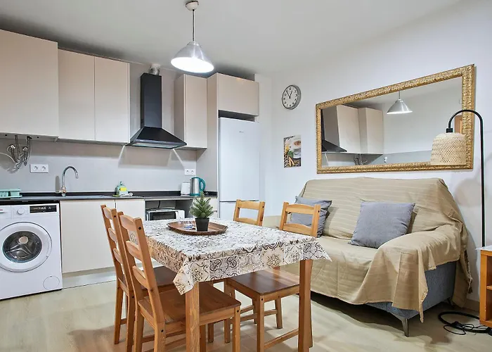 Beautiful Apartment In Las Ramblas Barcelona 6Pax
