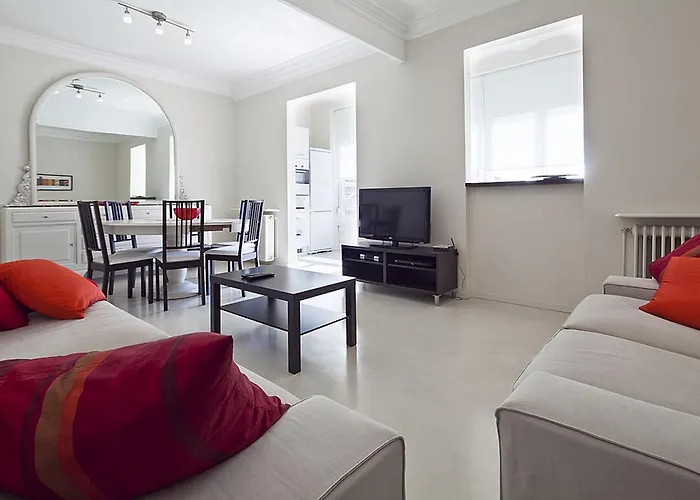 Central&Spacious Family Apartment