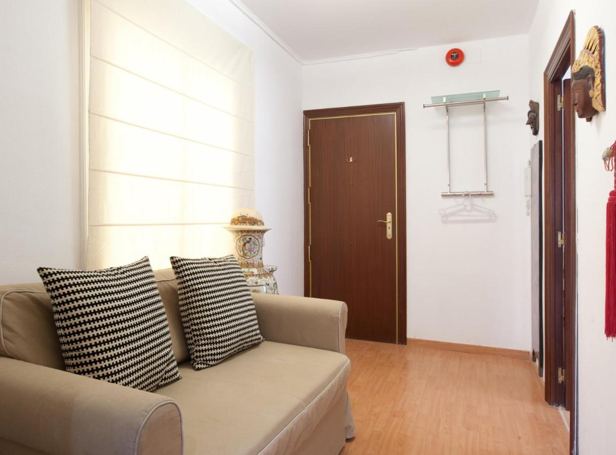 Penthouse With Terrace In Rambla Catalunya -centre Apartment *