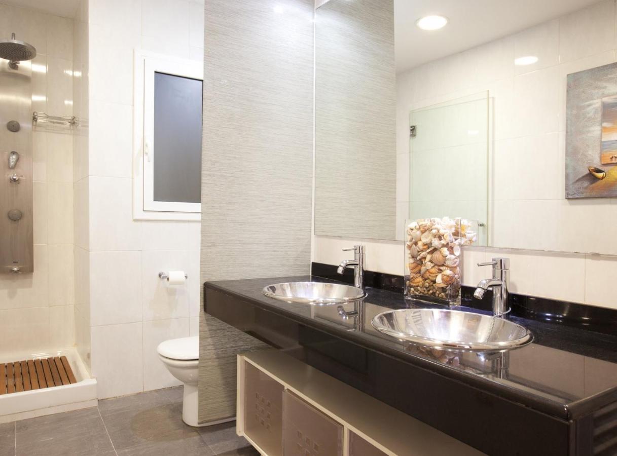 Penthouse With Terrace In Rambla Catalunya -centre Apartment