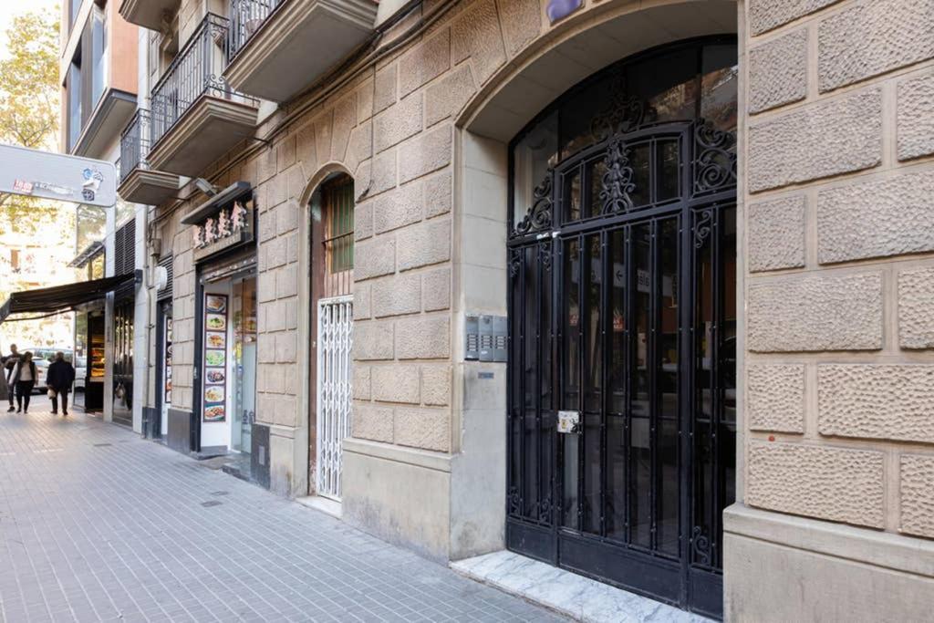 Apartment Piso Nuevo Al Lado De La Sagrada Familia. Barcelona