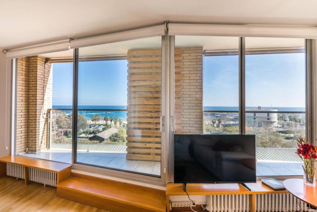 Sea Views & Skyline *