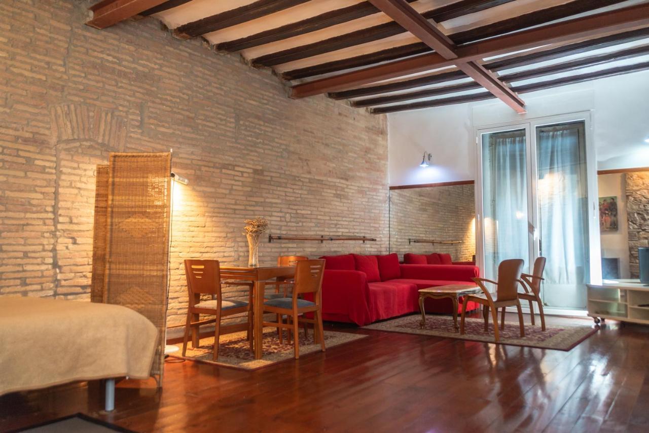 Gaudi Ramblas Apartment *