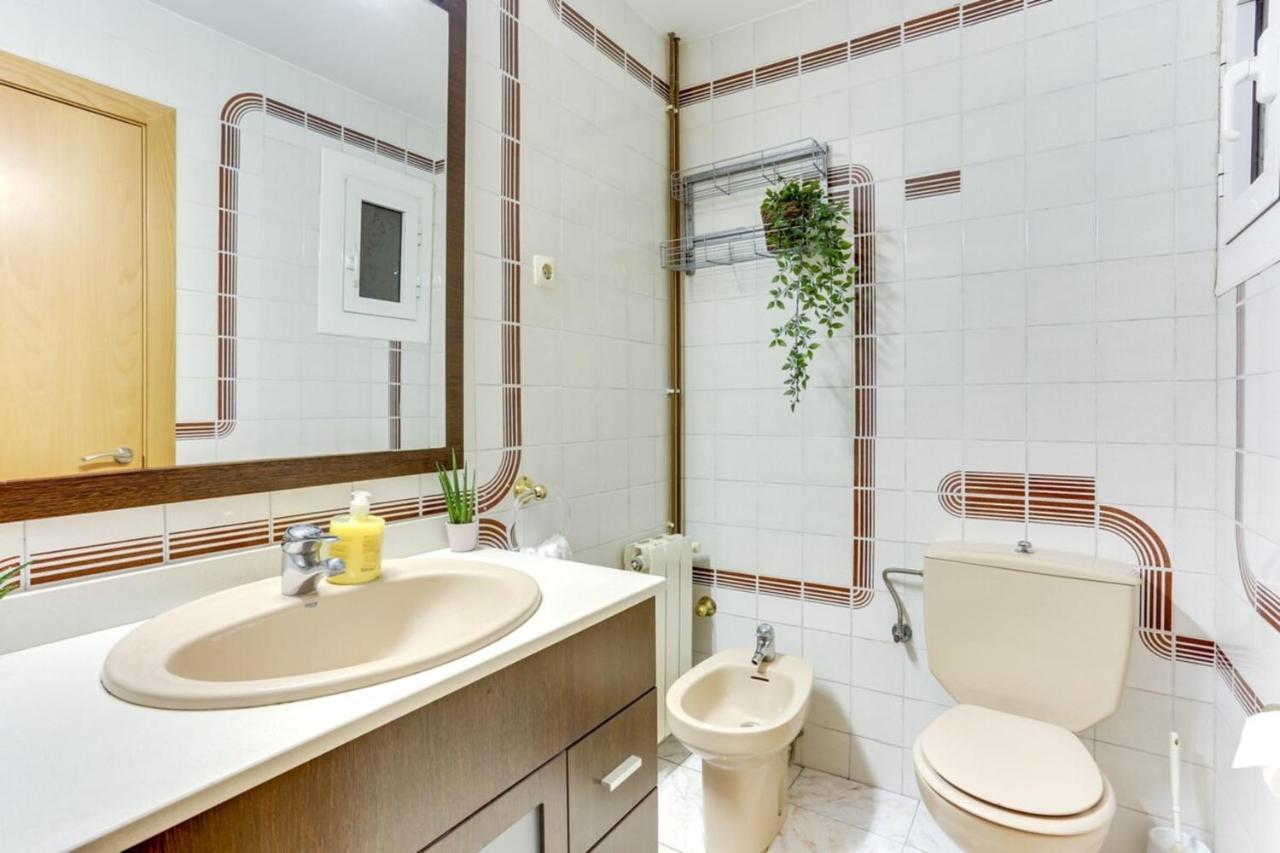 Bright And Spacious 3 Bedroom Close To The Beach Appartement *