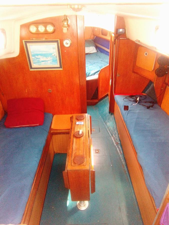 Botel Swan