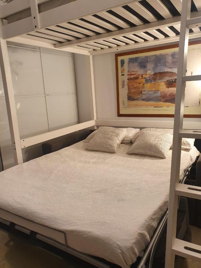 Mini House Loft 25m2 In Villa *