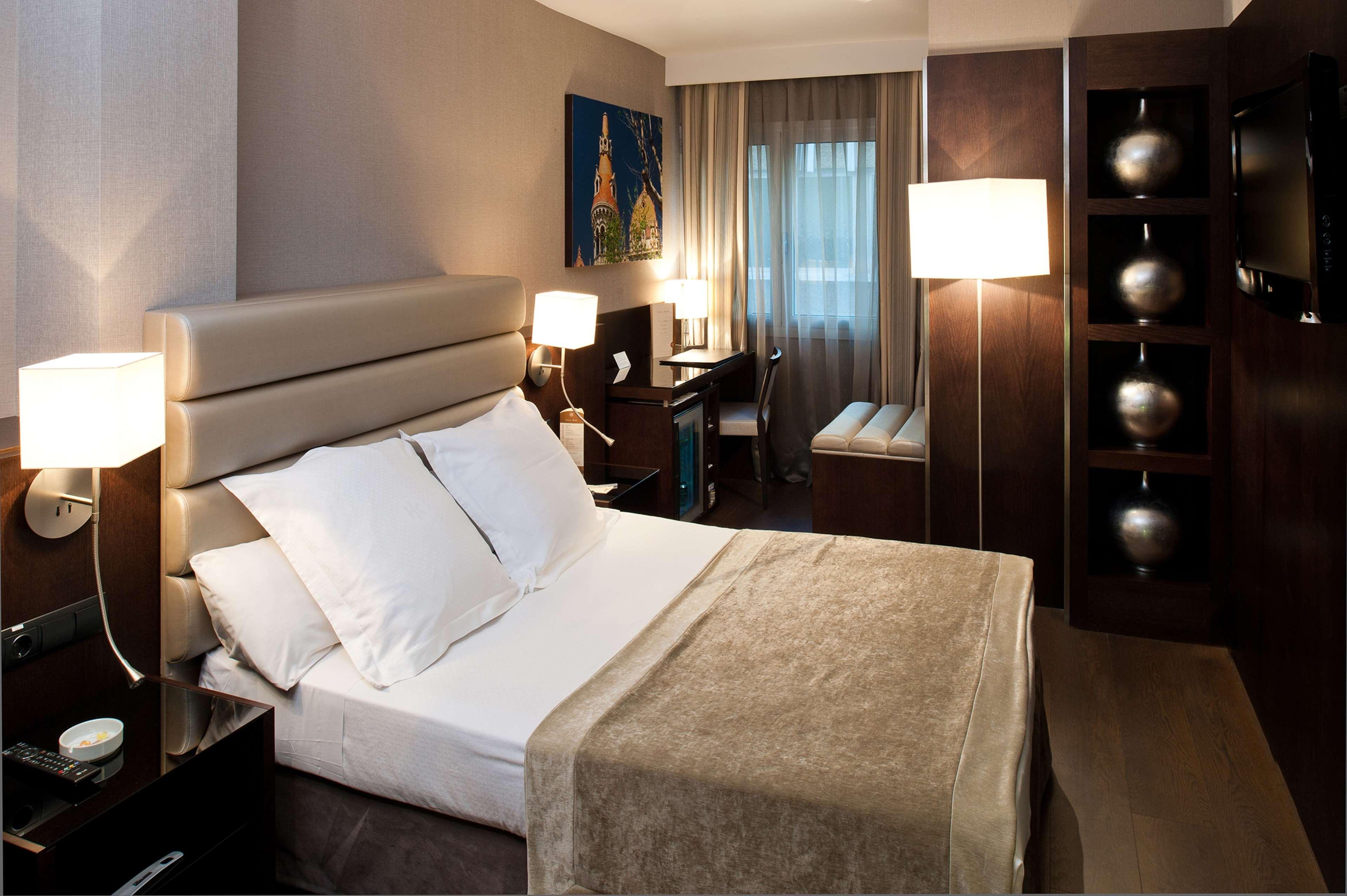 Hotel Catalonia Rigoletto 4*