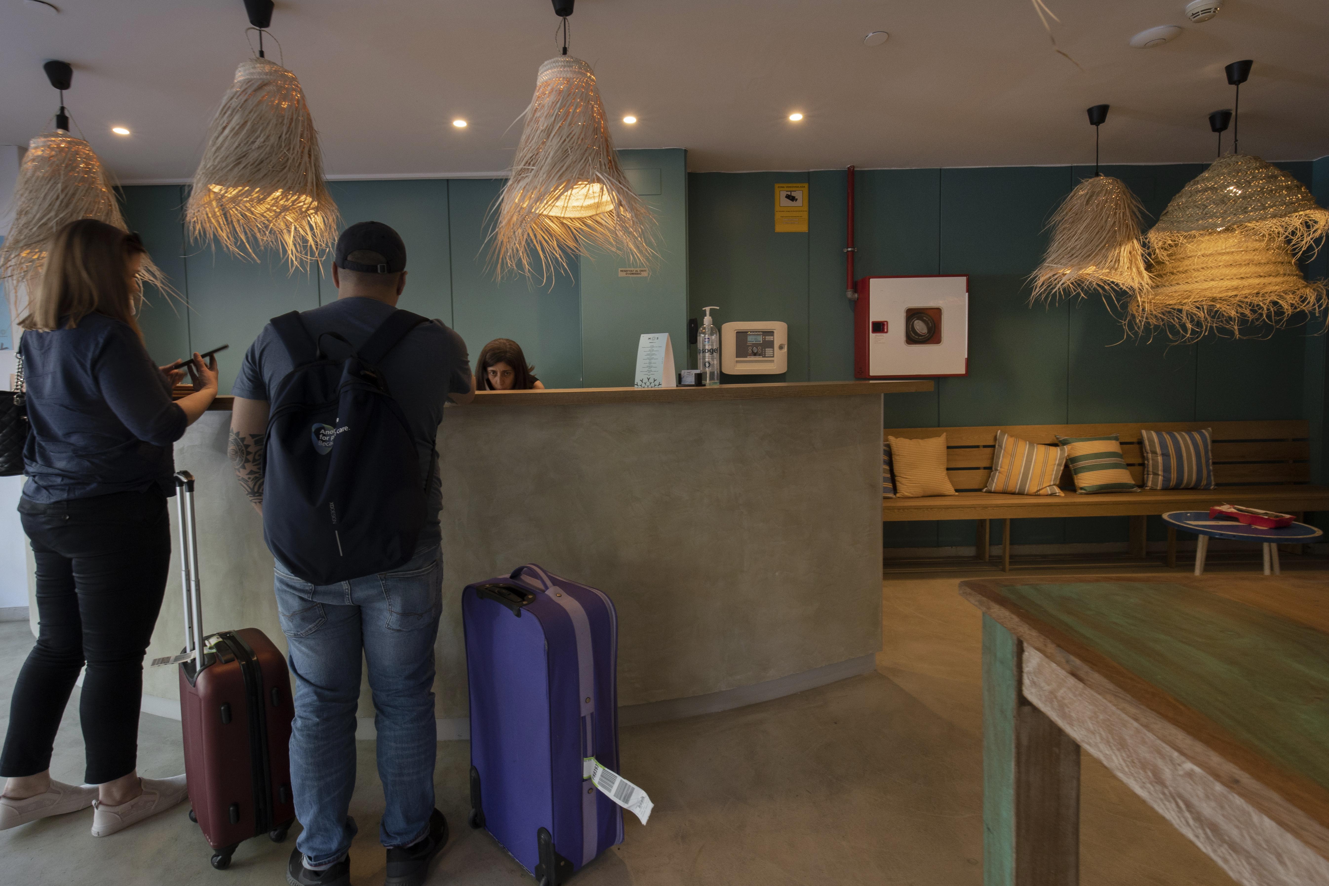 Yomo Bcn Port Guest house