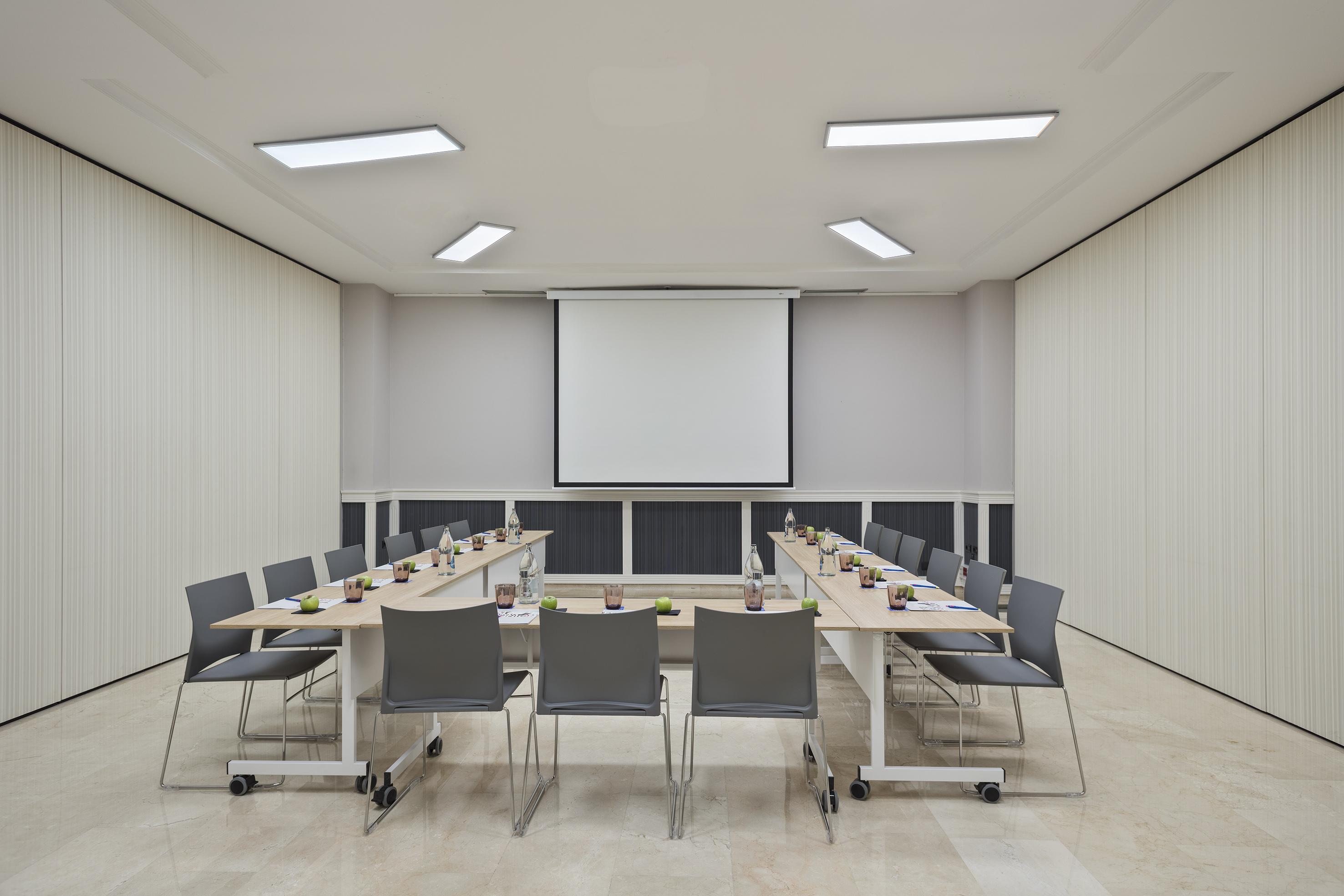 Hotel Innside By Melia Apolo 4*