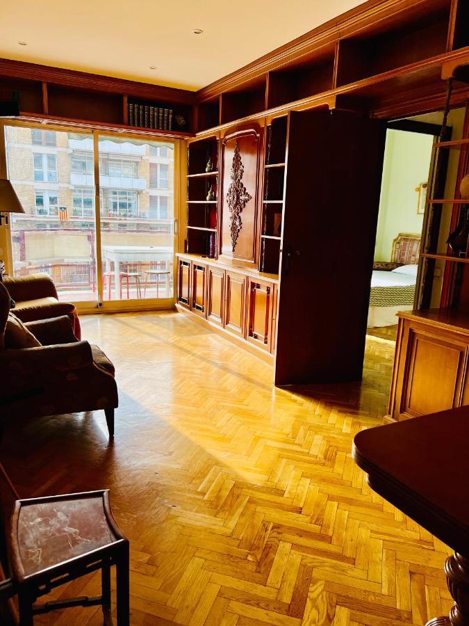 Your Second In With Private And Private Bathroom Close To Montjuic, Pl Espana, La Rambla, Ferry Port Privatunterkunft *