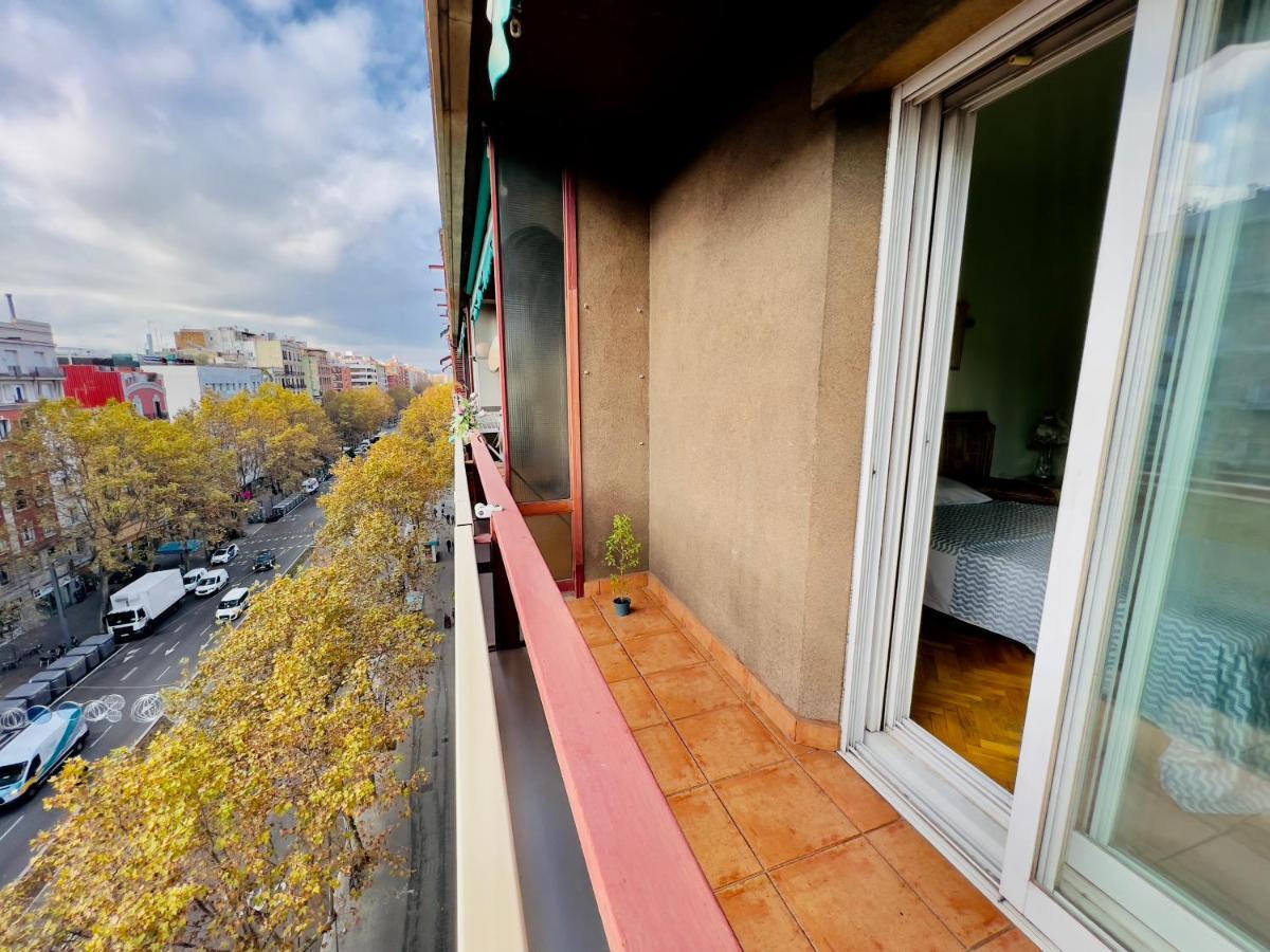 Your Second In With Private And Private Bathroom Close To Montjuic, Pl Espana, La Rambla, Ferry Port * Barcelona