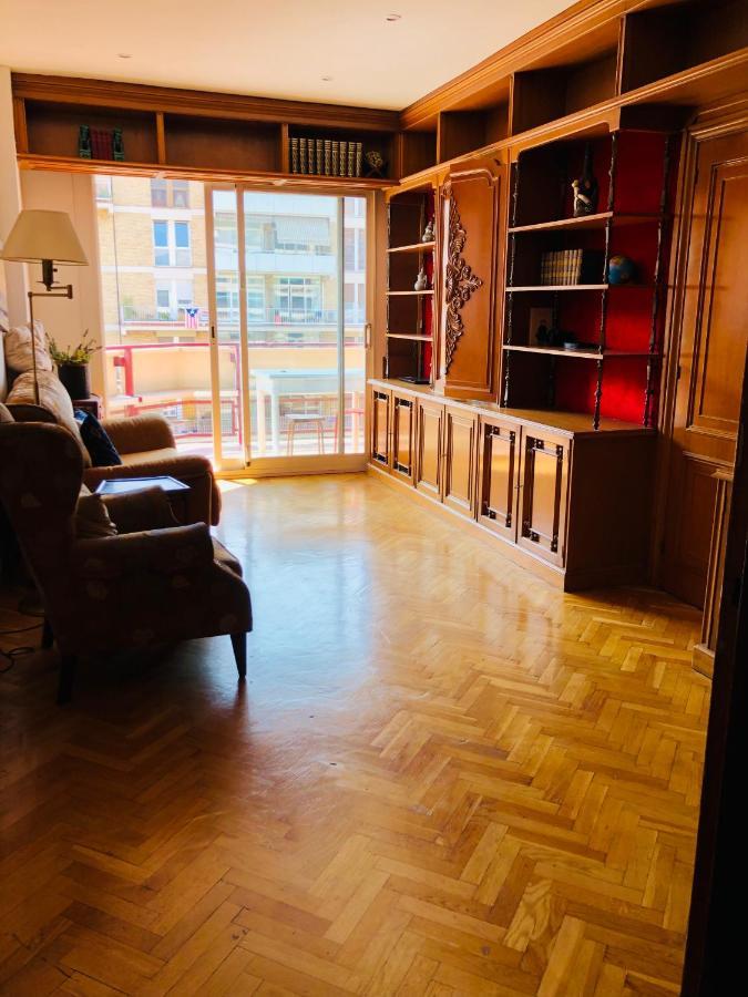 Your Second In With Private And Private Bathroom Close To Montjuic, Pl Espana, La Rambla, Ferry Port Privatunterkunft Barcelona