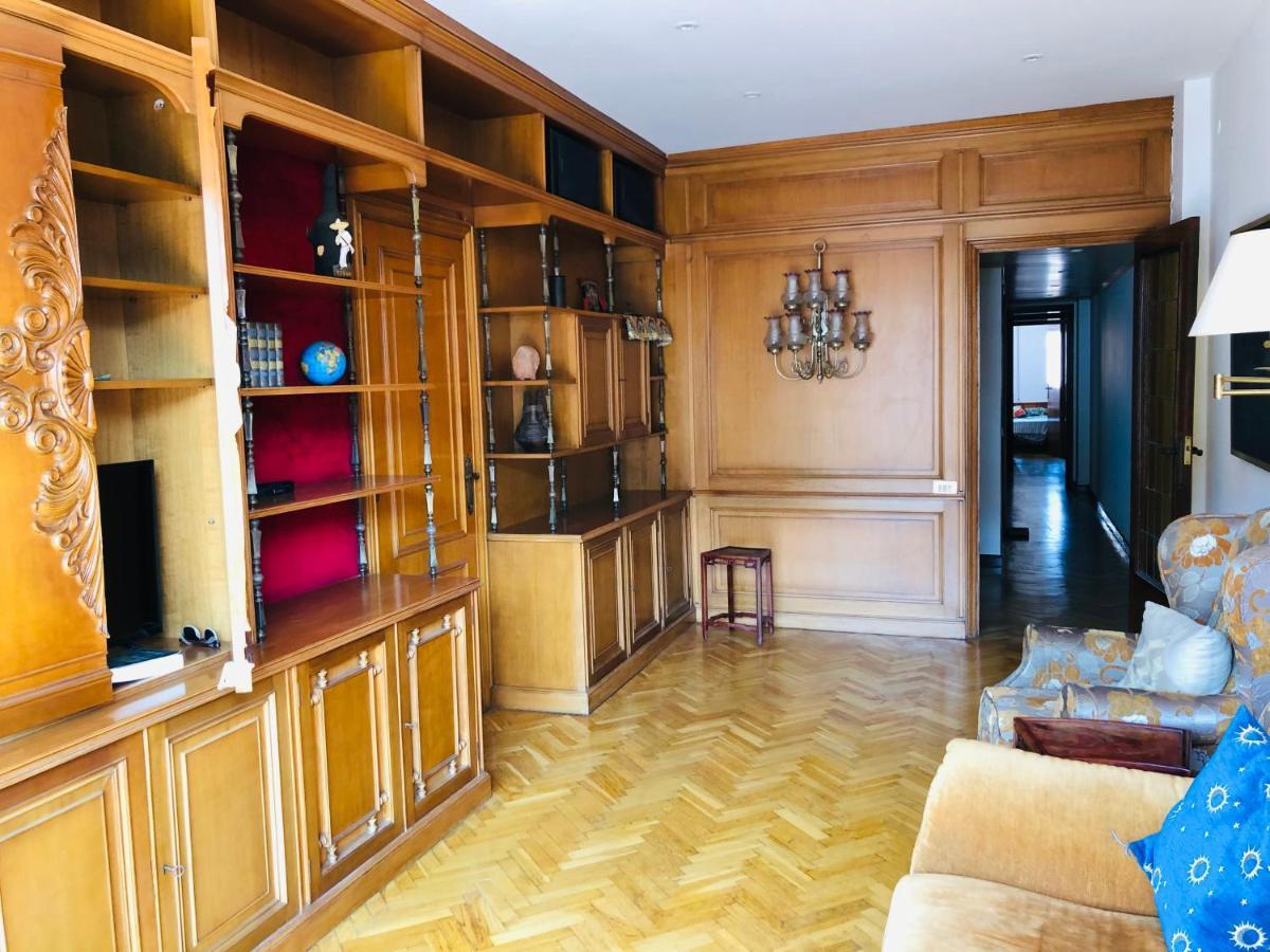 Your Second In With Private And Private Bathroom Close To Montjuic, Pl Espana, La Rambla, Ferry Port *