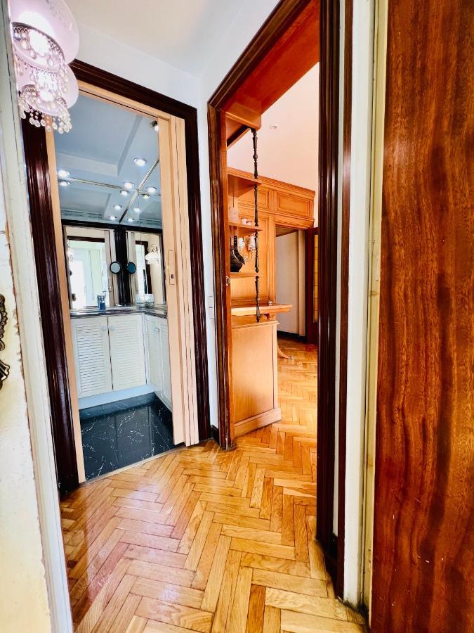 Your Second In With Private And Private Bathroom Close To Montjuic, Pl Espana, La Rambla, Ferry Port *