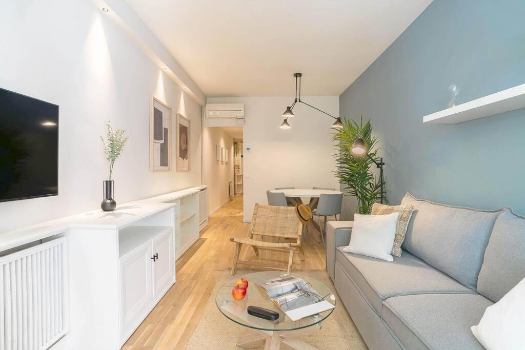 Modern Stylish 3 Bedroom Arco De Triunfo *