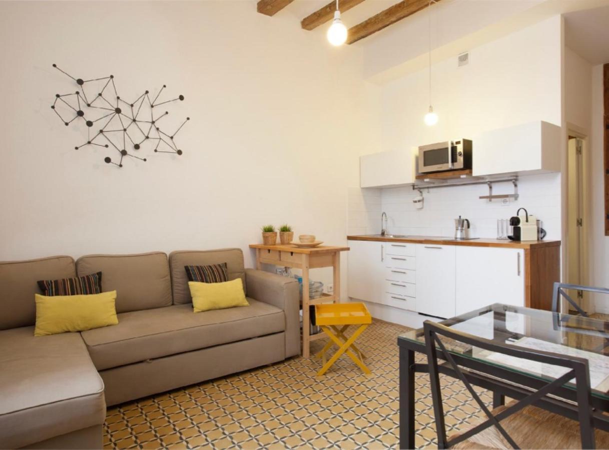 Borrell - Near Ramblas Apartment