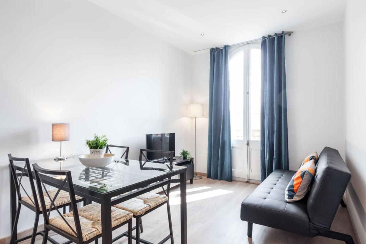 Apartment Bright With Balconies 34 *
