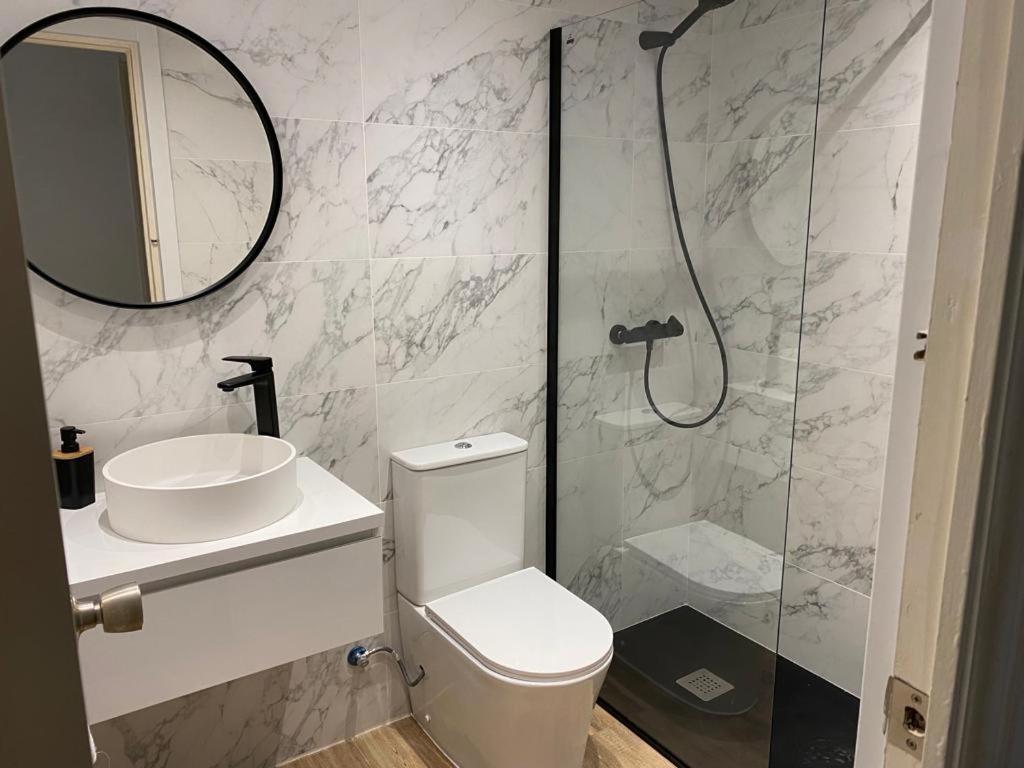 Sweet Bcn Three Bedroom Apartment