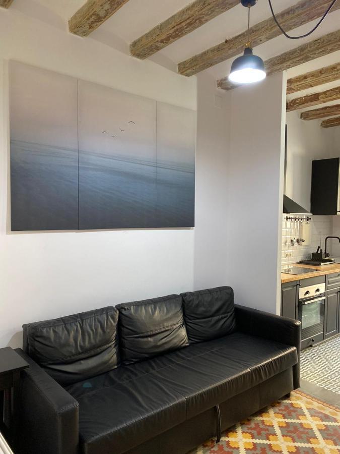 Spacious Modern In The Vibrant El Raval Apartment Barcelona