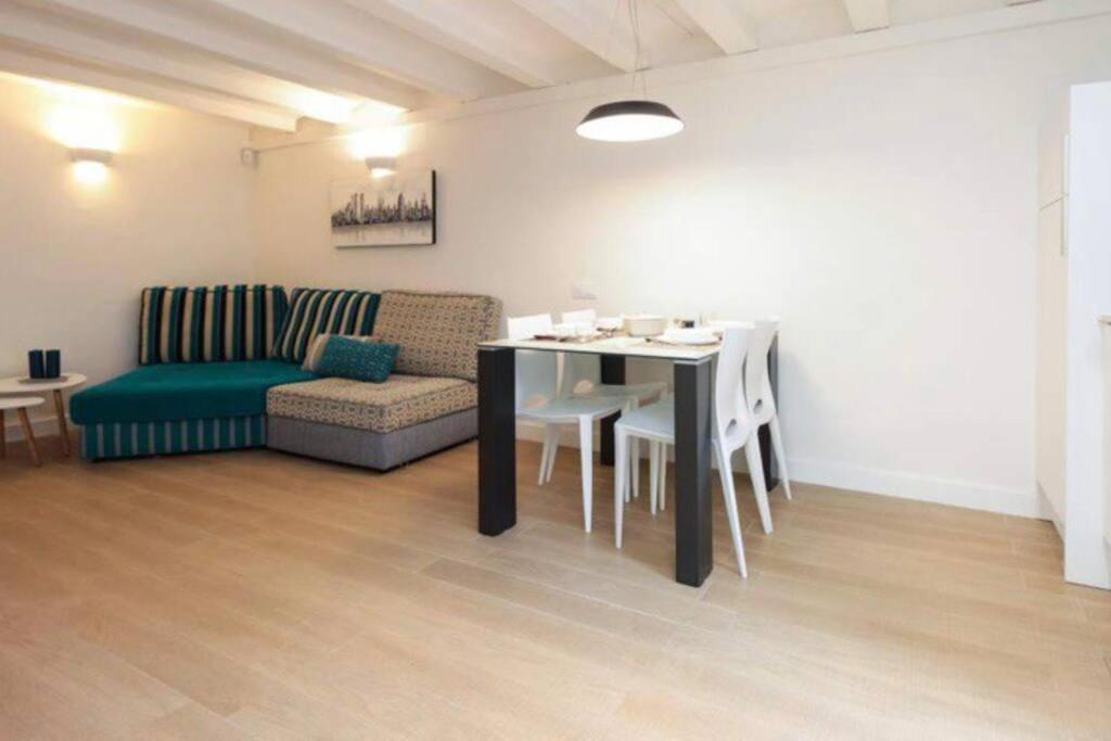 Beautiful And Location Apt Apartment *