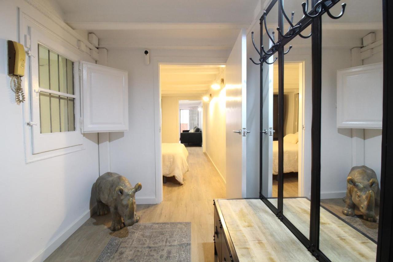 New Design In Center. Appartement *