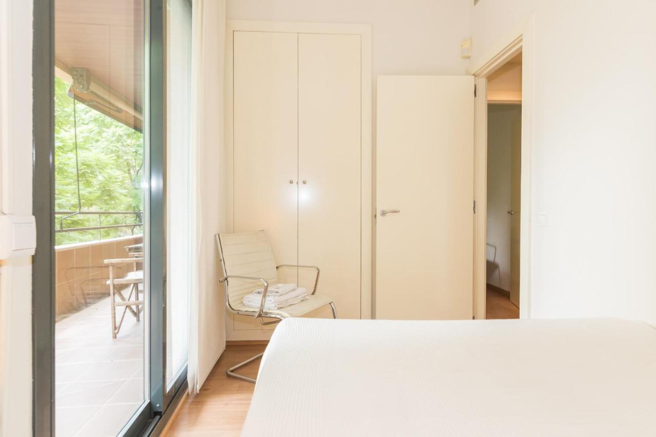 11jog1036 - Huge & Bright Train Station Apartment Barcelona