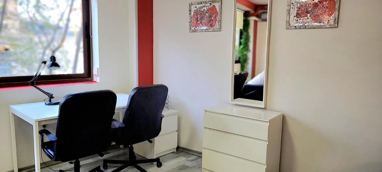 Red Loft Apartment *