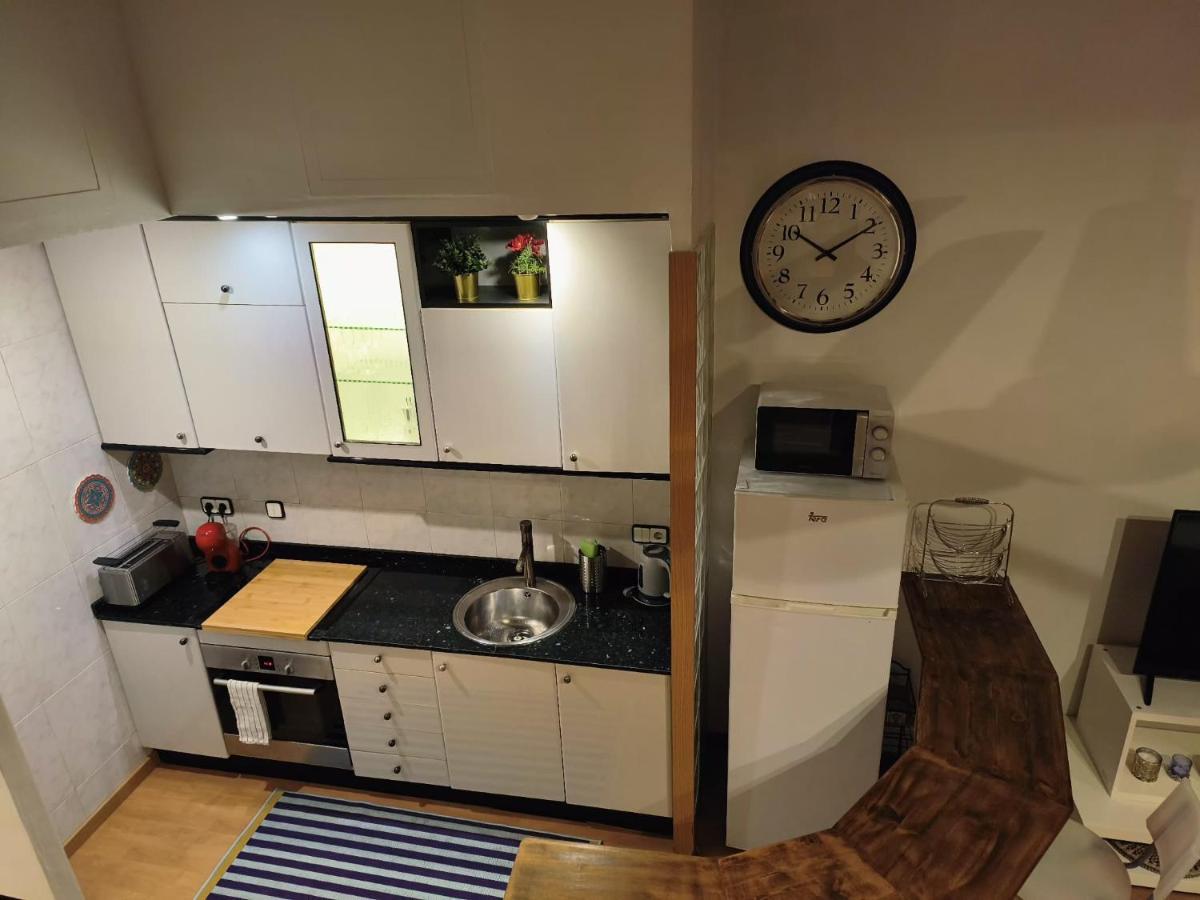 Sunny Studio In Sants Appartement Barcelona