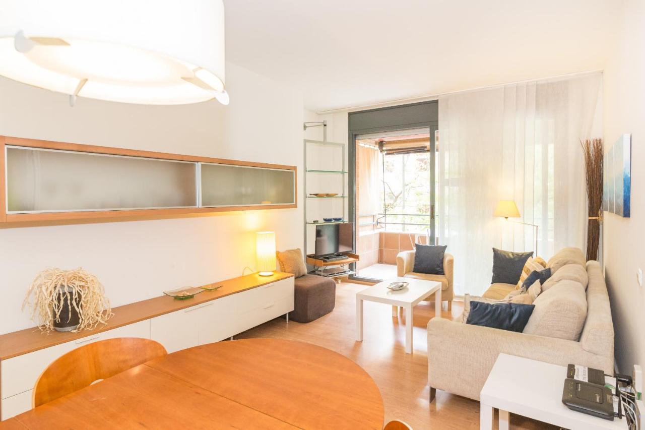 11jog1036 - Huge & Bright Train Station Apartment Barcelona