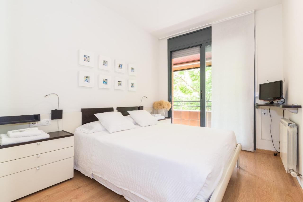 11jog1036 - Huge & Bright Train Station Apartment