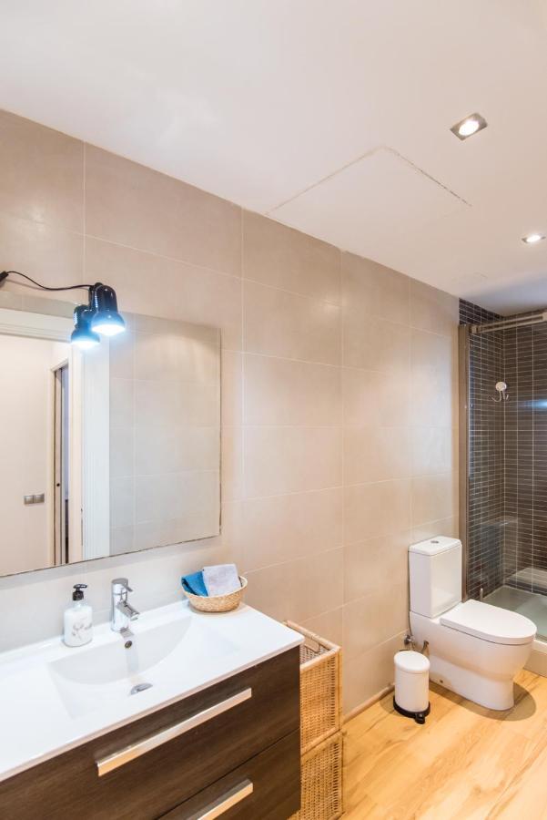 One Bedroom Close To Apartment *