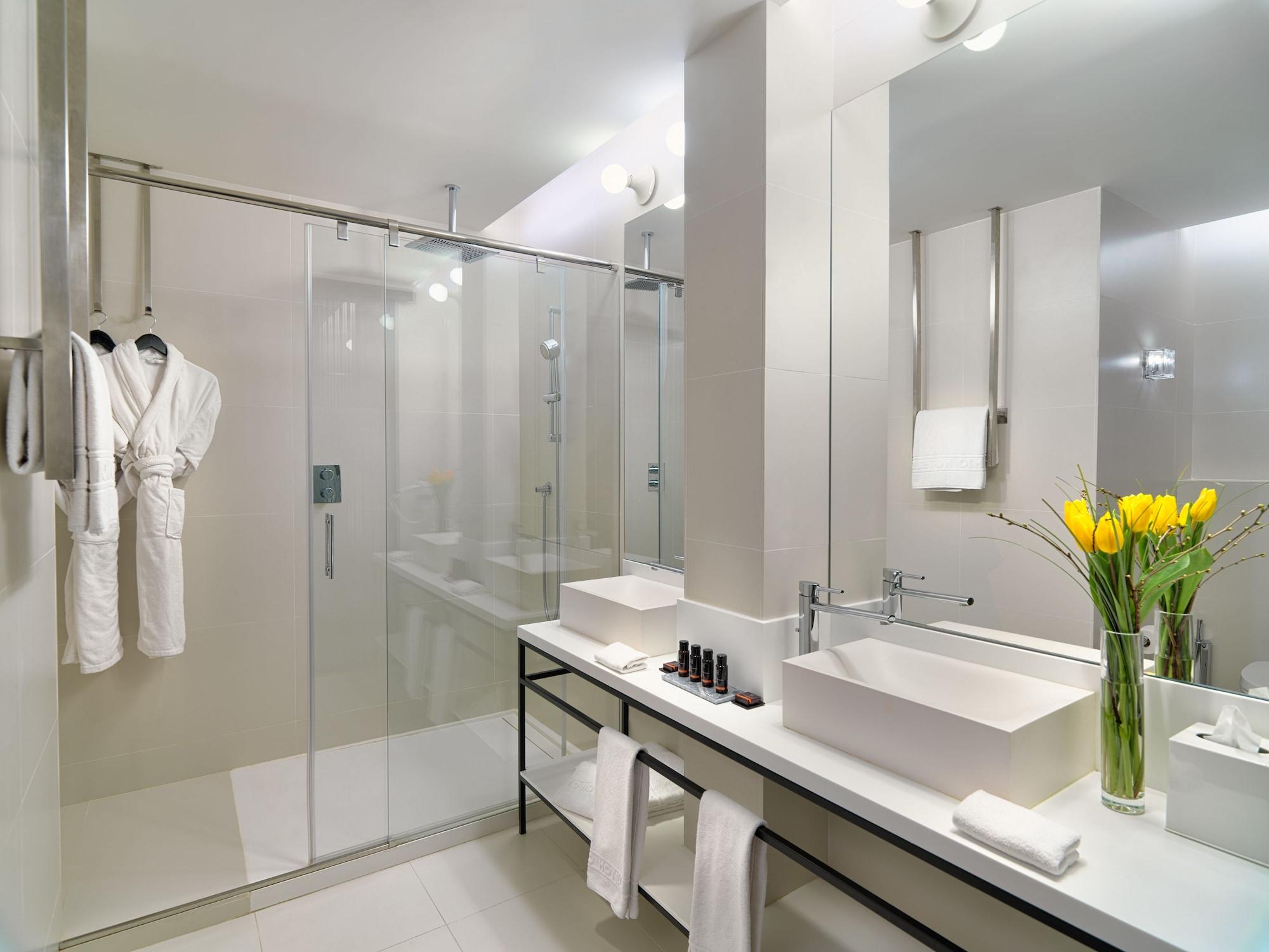 H10 Urquinaona Plaza (adults Only) 4*