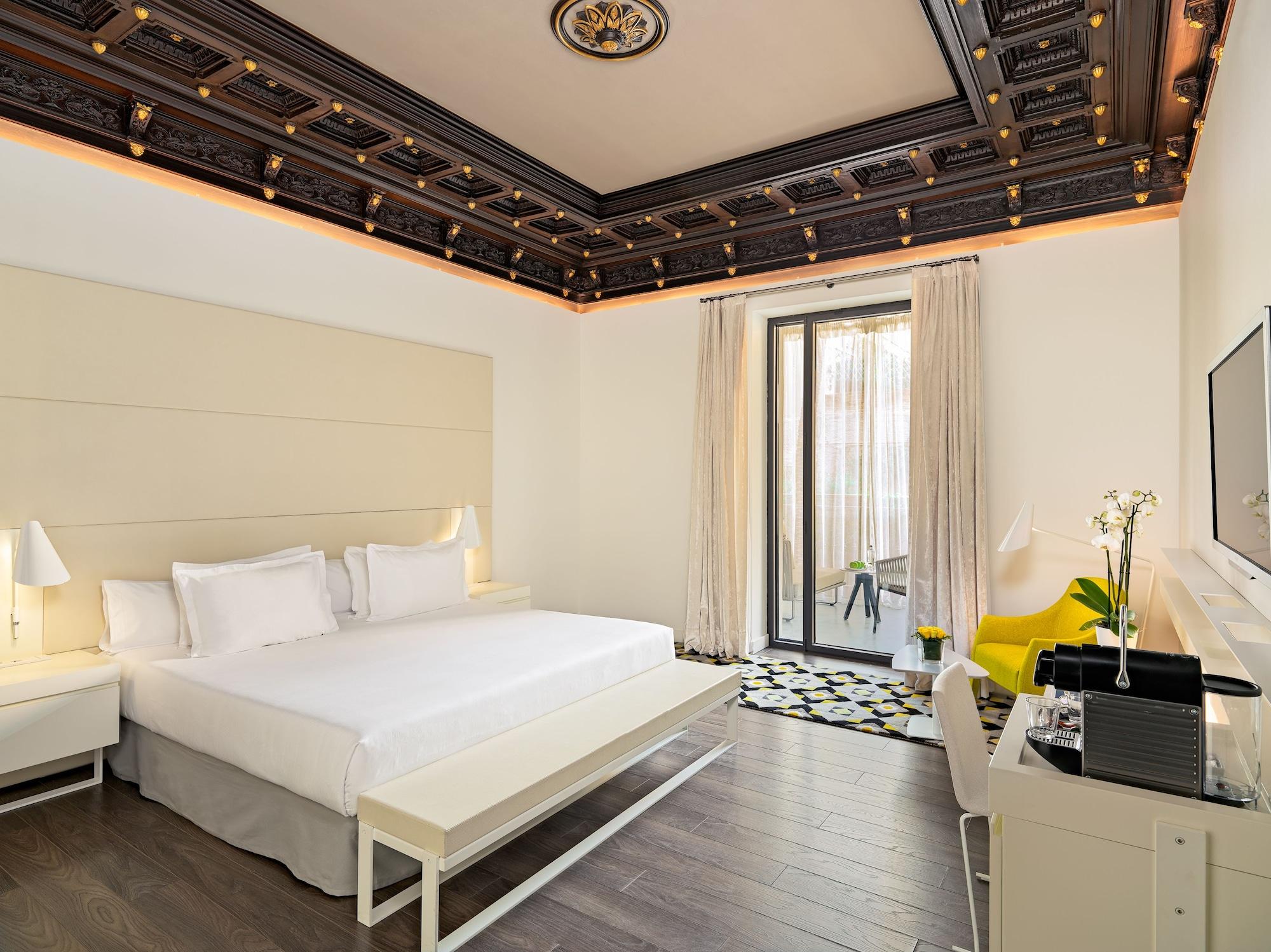 Hotel H10 Urquinaona Plaza (adults Only) 4*