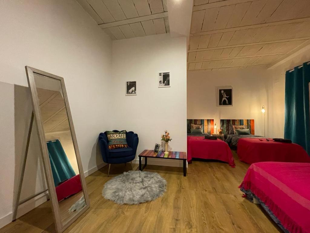 Rooms In Gothic Hostel *