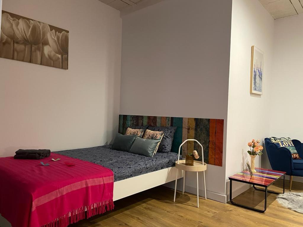 Rooms In Gothic Hostel