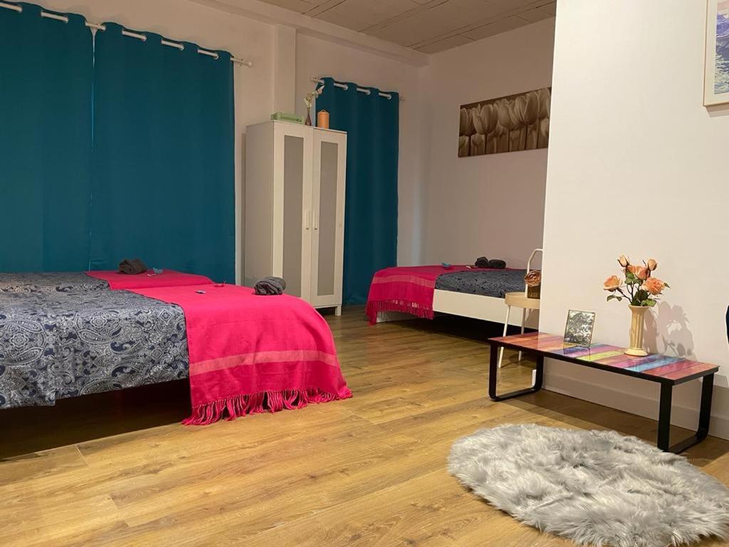 Rooms In Gothic Hostel