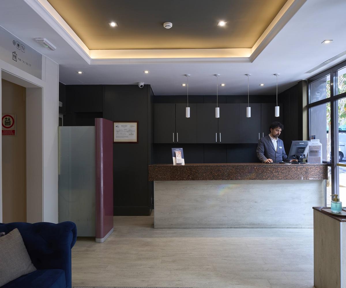 Catalonia Castellnou Hotel
