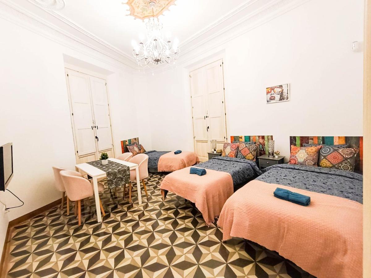By Liceu Hostal *