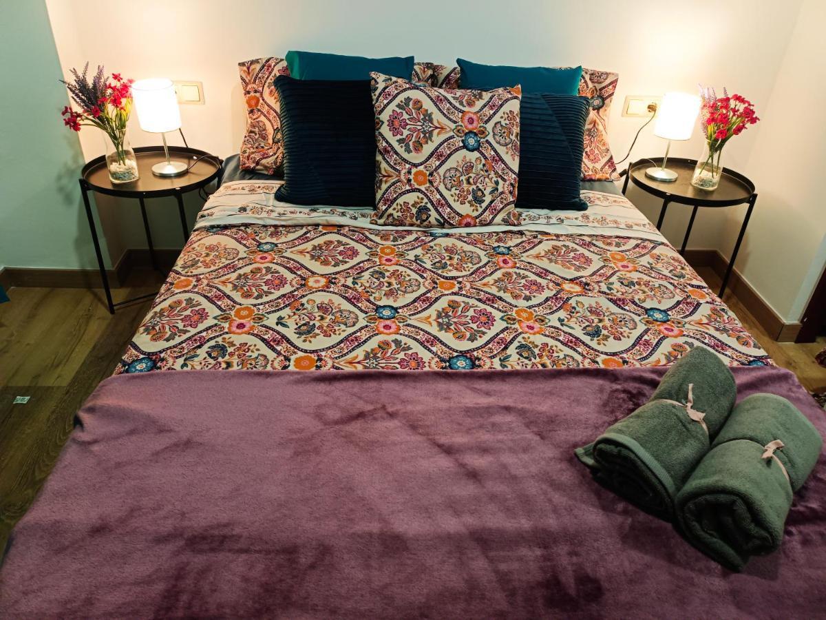Hostel Rooms In Gothic Barcelona