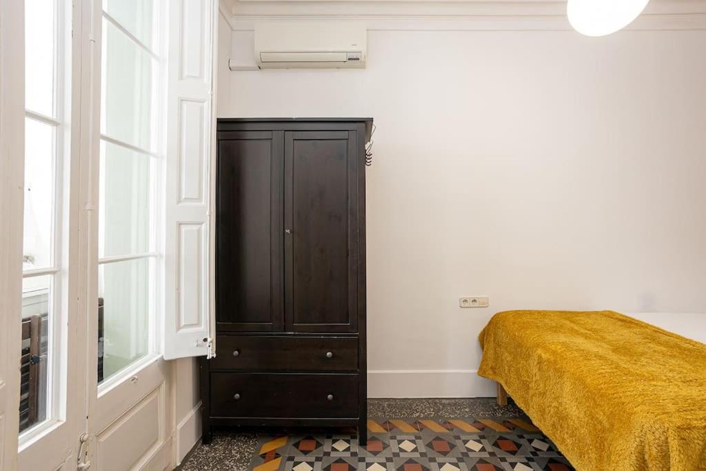 Canela Homes Rambla Cat Barcelone