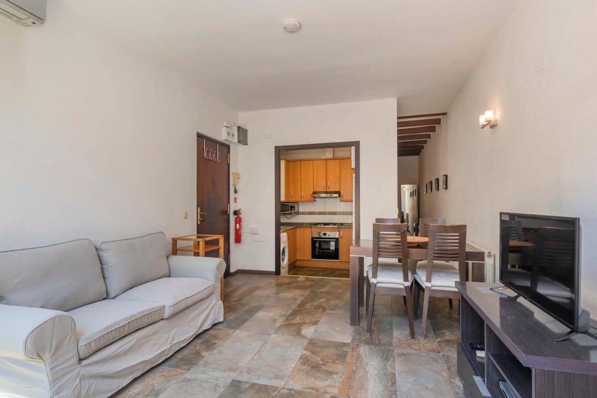 3bd With Private Terrace Right By Sagrada Familia Barcelona
