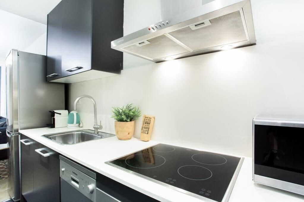 Bright And Modern 3bedroom In Ramblas 3 1b * Barcelone