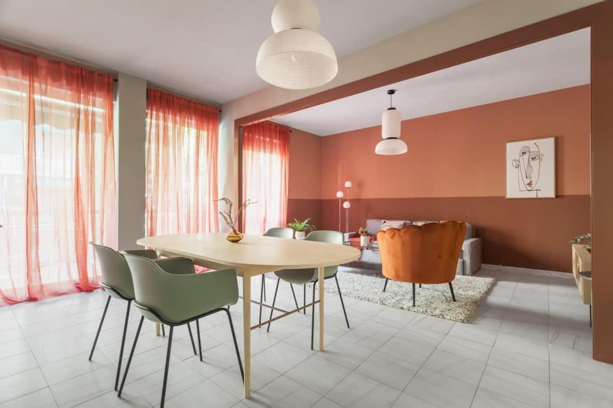 Sagrada Familia- Fantastic Bold Catalan 3 Bedroom Balcony Barcelone