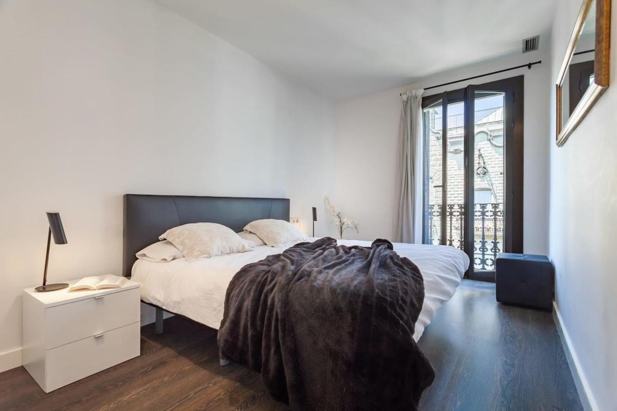 3-bedroom Penthouse With Terrace In Eixample *