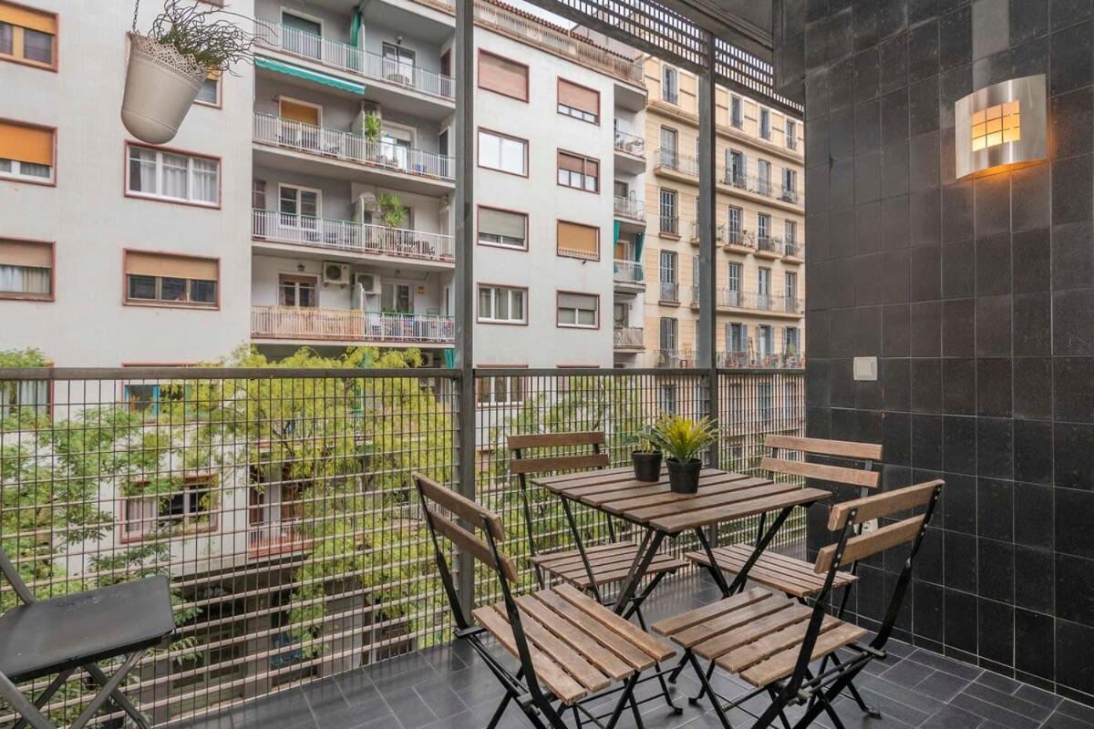 Apartment Comfy 4bd-2bth With Terrace In Plaza Espana Barcelona