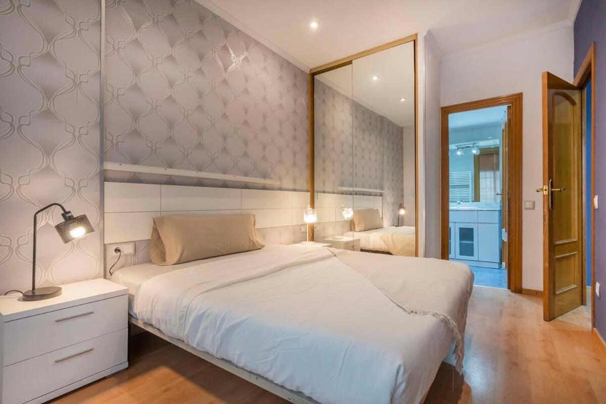 Apartment Comfy 4bd-2bth With Terrace In Plaza Espana Barcelona