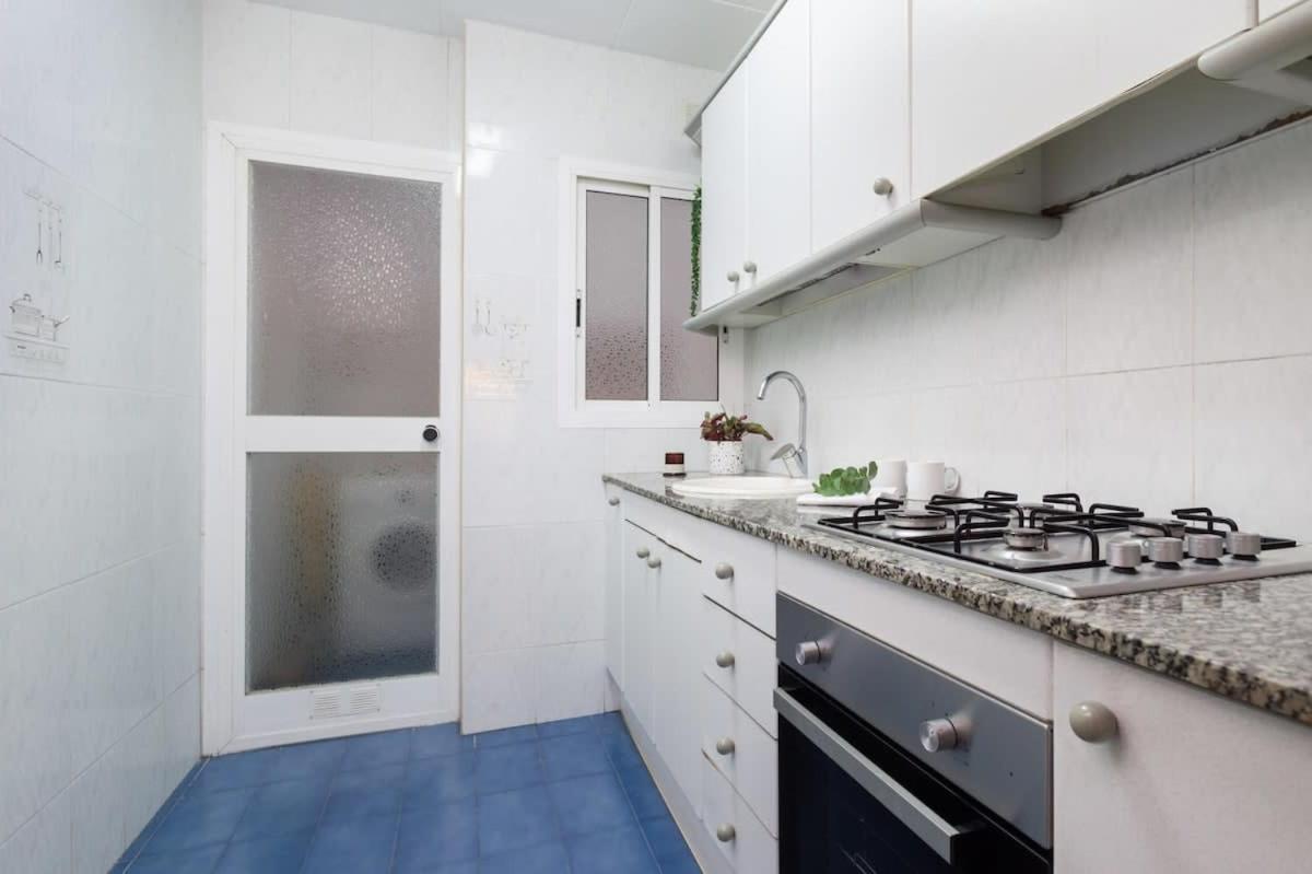 Sagrada Familia- Fantastic Bold Catalan 3 Bedroom Balcony * Barcelone
